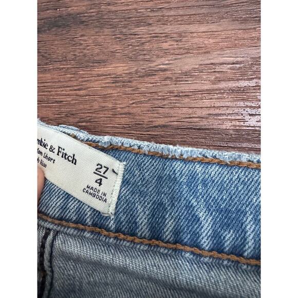 Abercrombie & Fitch The Mom Short High Rise - Picture 4 of 5